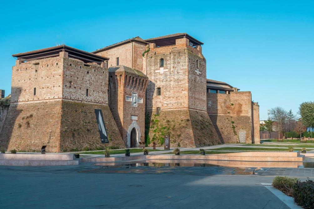 lamalatestina, appartamento con vista su Castel Sismondo Rímini Exterior foto